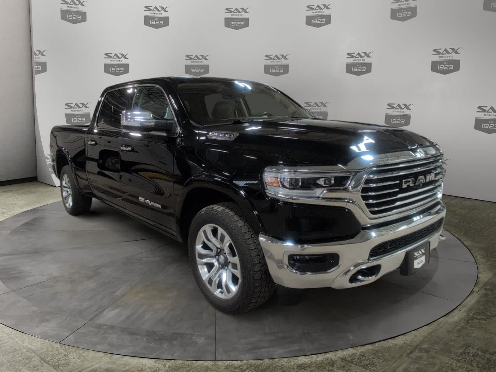 2019 RAM 1500 Longhorn 4x4 Crew Cab 6'4's photo