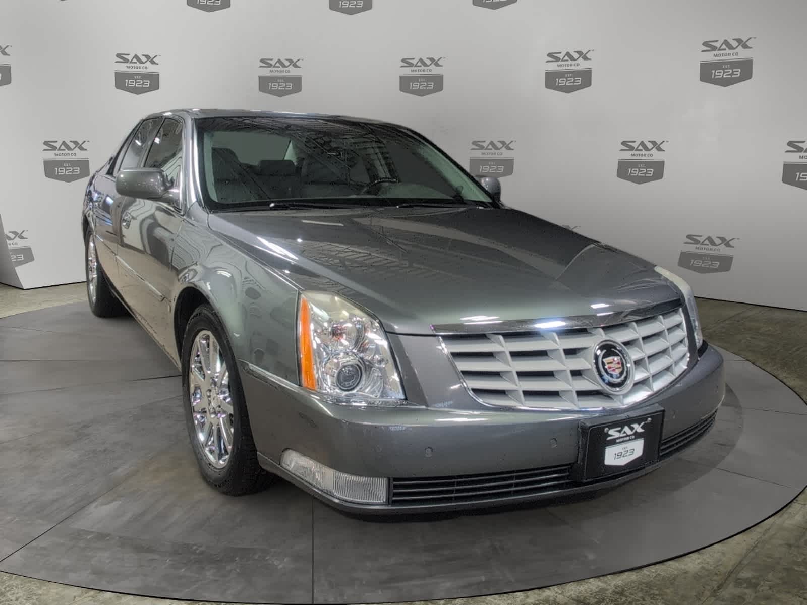2007 Cadillac DTS Performance Sedan's photo