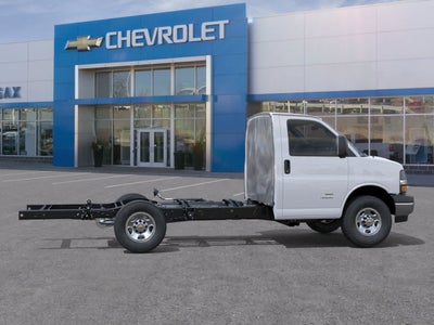 2025 Chevrolet Express Cutaway 3500 1WT