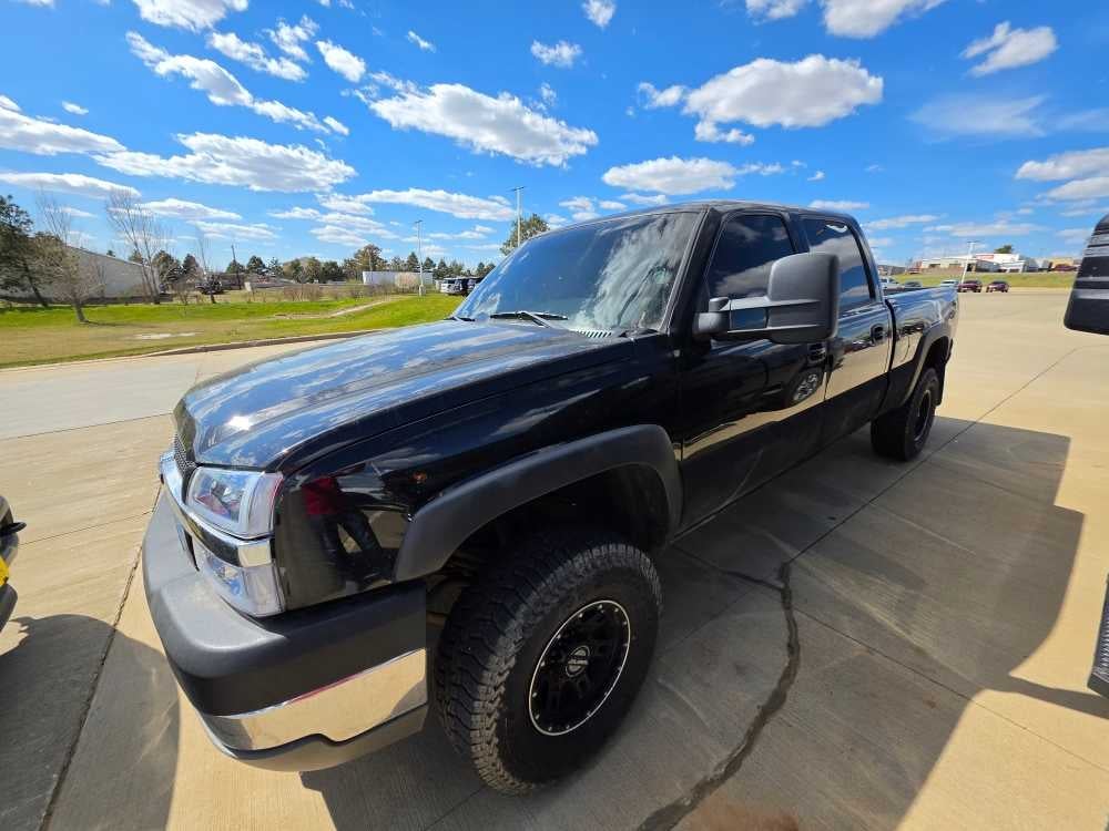 2004 Chevrolet Silverado HD LS 4WD Crew Cab SWB's photo
