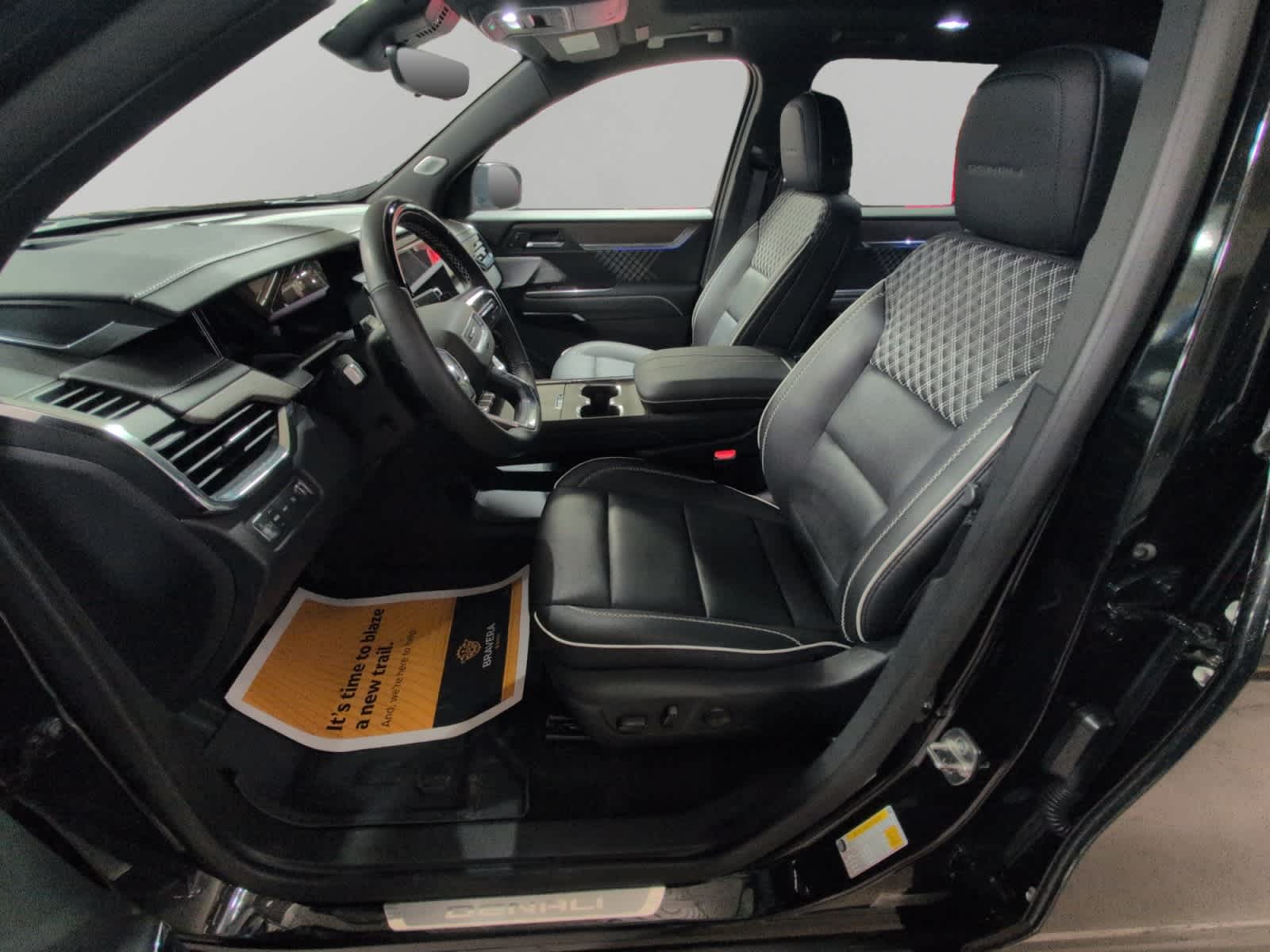 2025 GMC Acadia Denali