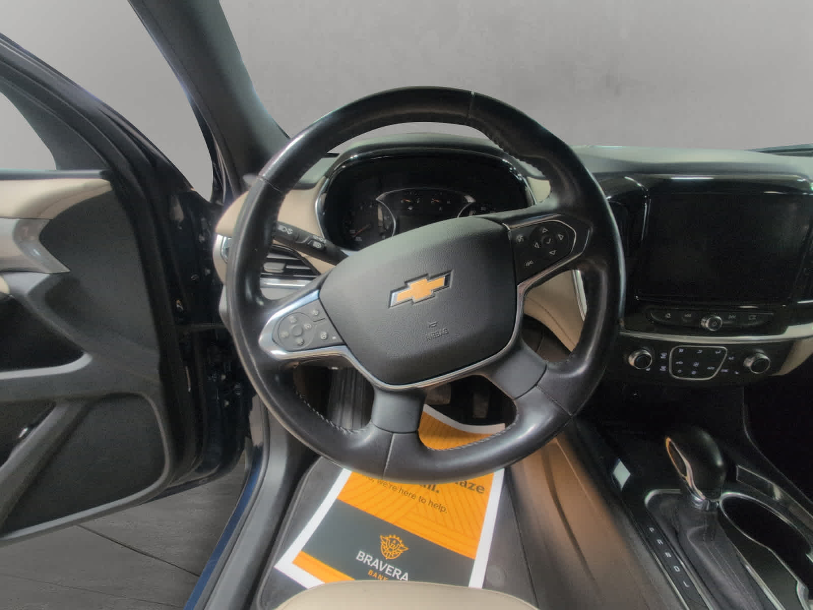 2022 Chevrolet Traverse LT Leather