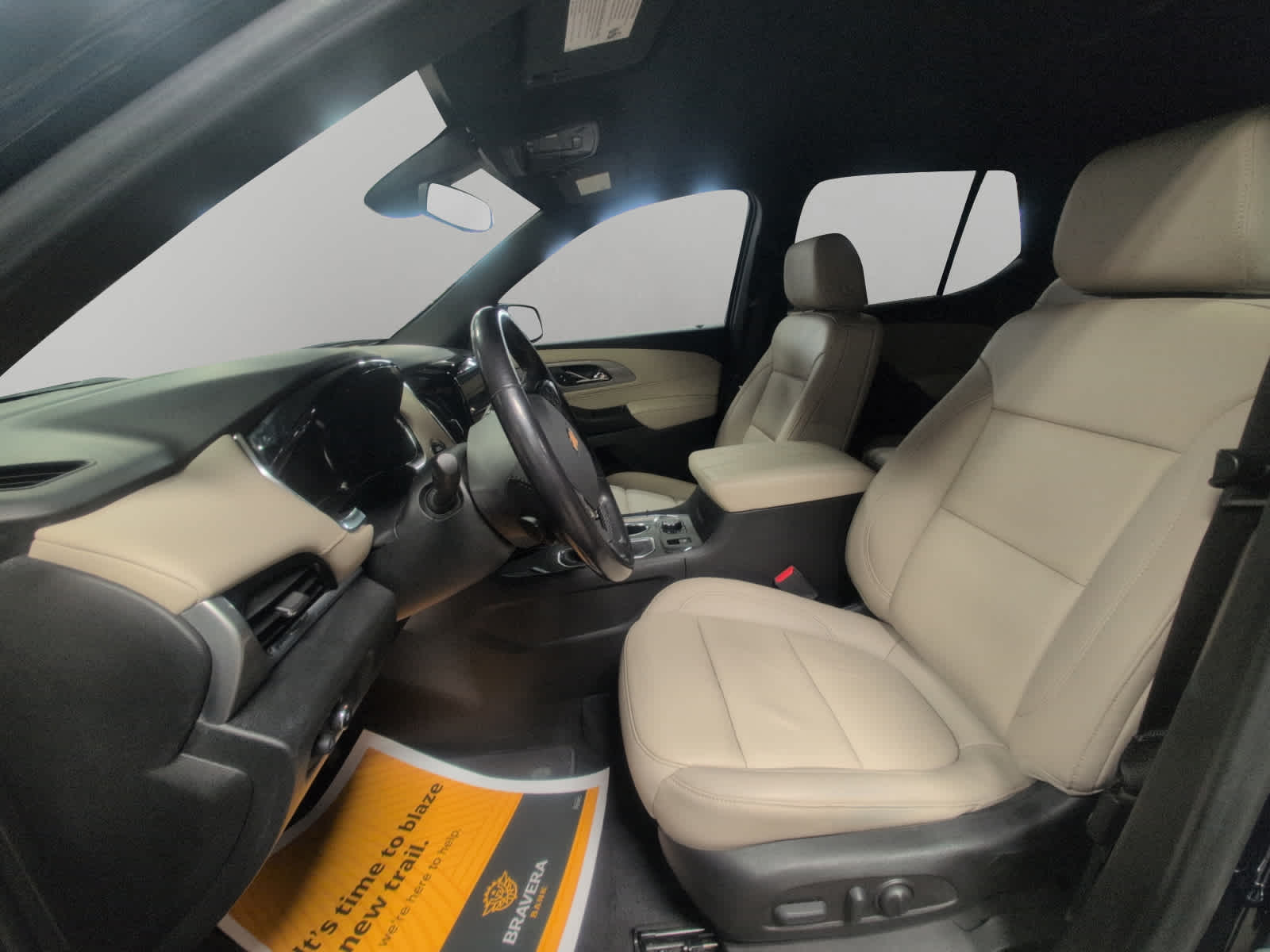 2022 Chevrolet Traverse LT Leather