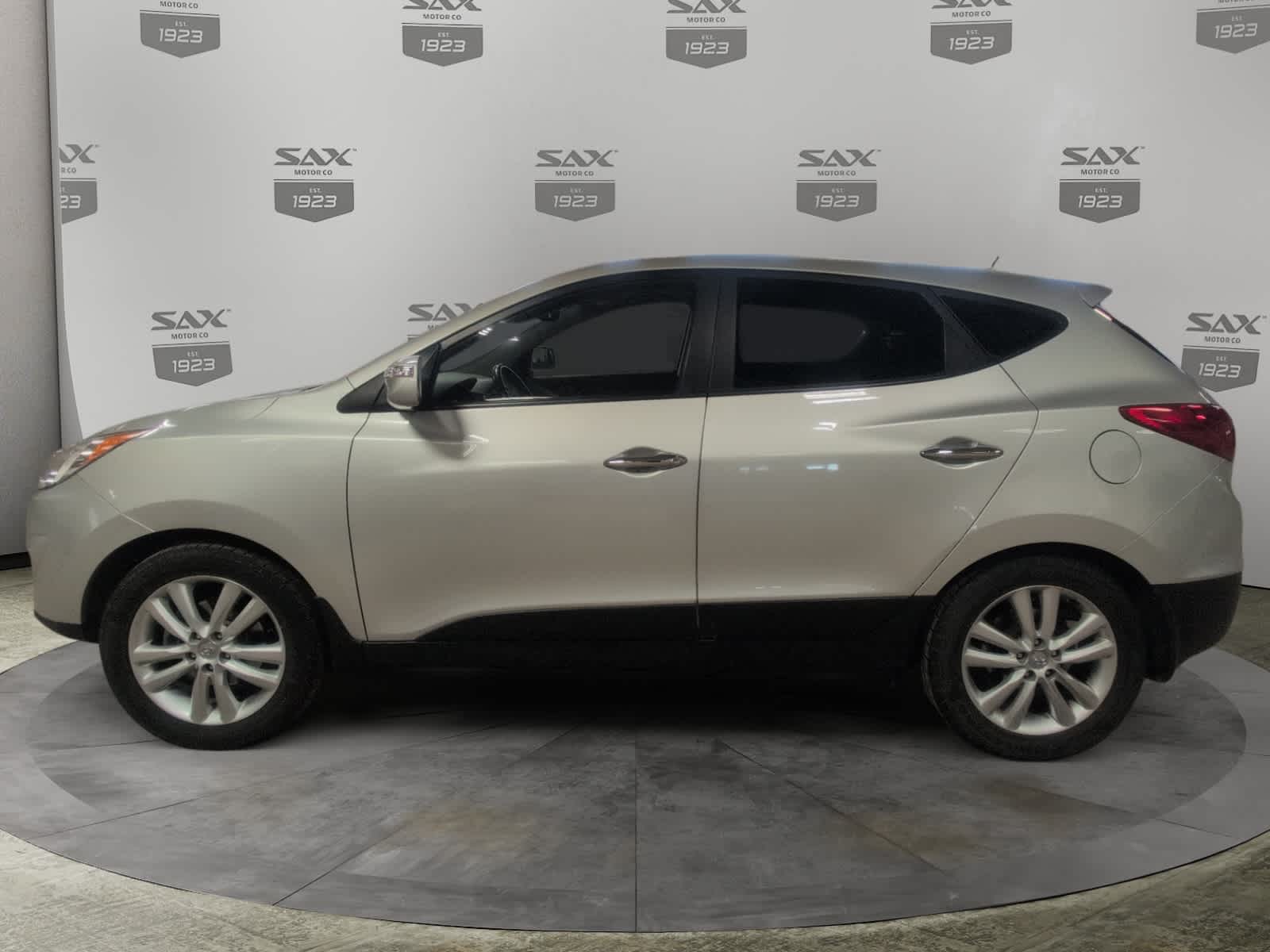 Used 2011 Hyundai Tucson Limited with VIN KM8JUCAC8BU263749 for sale in Dickinson, ND